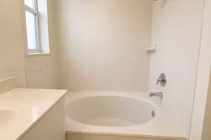 1030 NE 37th Ave, Homestead, FL 33033 - Photo 13