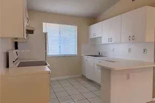 8019 Lake Dr, Doral, FL 33166 - Photo 7