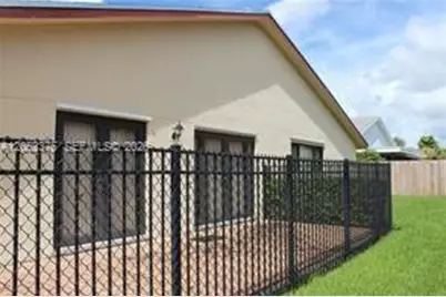 7480 NW 37th Ct, Lauderhill, FL 33319 - Photo 5
