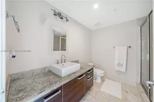 185 SW 7th St, Miami, FL 33130 - Photo 7