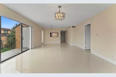 430 Commodore Dr #310, Plantation, FL 33325 - Photo 11