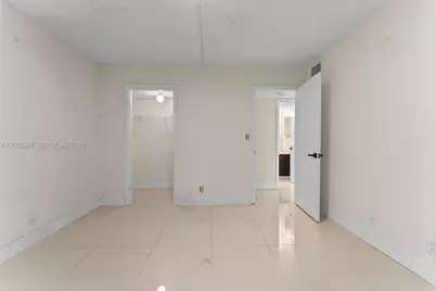 430 Commodore Dr #310, Plantation, FL 33325 - Photo 17