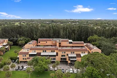 430 Commodore Dr #310, Plantation, FL 33325 - Photo 29