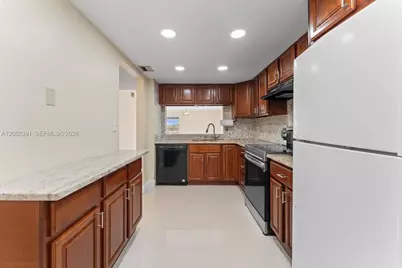 430 Commodore Dr #310, Plantation, FL 33325 - Photo 29