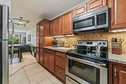 1400 Tallwood Ave #107, Hollywood, FL 33021 - Photo 9