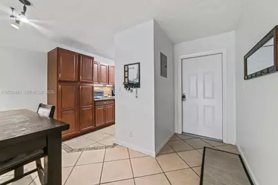 1400 Tallwood Ave #107, Hollywood, FL 33021 - Photo 3