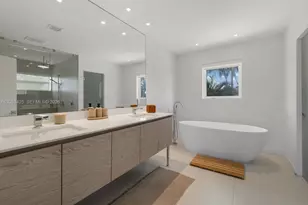 1300 S Venetian Way, Miami, FL 33139 - Photo 15