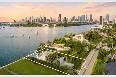 1300 S Venetian Way, Miami, FL 33139 - Photo 1