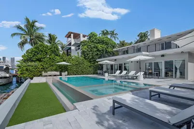 1300 S Venetian Way, Miami, FL 33139 - Photo 21
