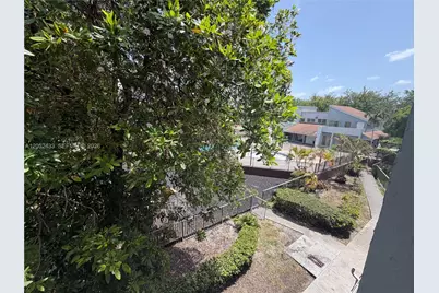 6095 W 18th Ave #S306, Hialeah, FL 33012 - Photo 5