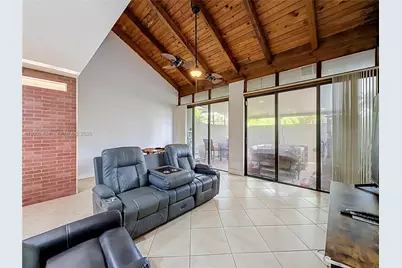 1110 W Fairway Rd, Pembroke Pines, FL 33026 - Photo 31