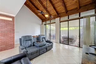 1110 W Fairway Rd, Pembroke Pines, FL 33026 - Photo 31