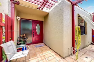 1110 W Fairway Rd, Pembroke Pines, FL 33026 - Photo 9