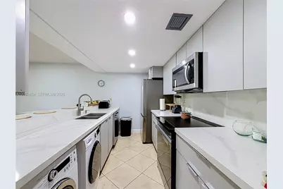 1110 W Fairway Rd, Pembroke Pines, FL 33026 - Photo 17