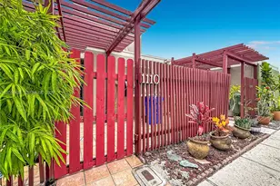 1110 W Fairway Rd, Pembroke Pines, FL 33026 - Photo 7
