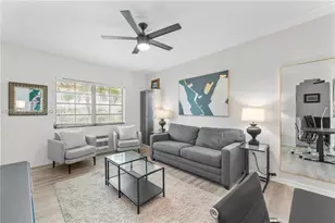 819 Meridian Ave, Miami Beach, FL 33139 - Photo 1