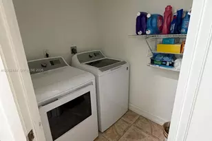 2760 W 63rd Pl, Hialeah, FL 33016 - Photo 25