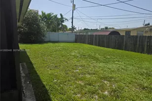 8035 NW 185th St, Hialeah, FL 33015 - Photo 11