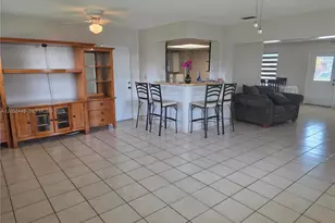 8035 NW 185th St, Hialeah, FL 33015 - Photo 3