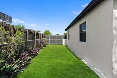1001 SW 72nd Ct, Miami, FL 33144 - Photo 35