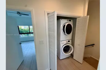 113 NE 6th St #121, Fort Lauderdale, FL 33304 - Photo 11