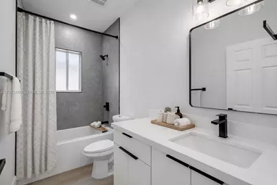 354 NE 35th Ave, Homestead, FL 33033 - Photo 11