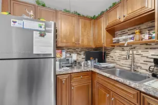 8851 Sunrise Lakes Blvd, Sunrise, FL 33322 - Photo 11