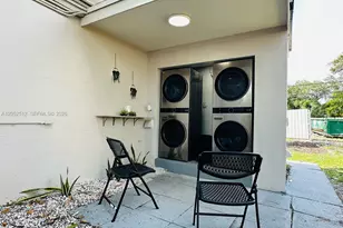 407 SE 14th Ct, Fort Lauderdale, FL 33316 - Photo 13