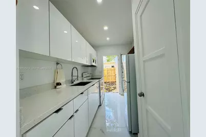 407 SE 14th Ct #1, Fort Lauderdale, FL 33316 - Photo 3
