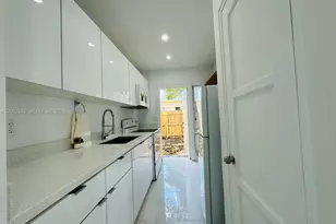 407 SE 14th Ct, Fort Lauderdale, FL 33316 - Photo 3