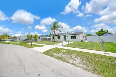 18670 SW 123rd Ct, Miami, FL 33177 - Photo 3