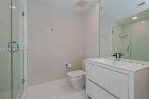 18201 Collins Ave, Sunny Isles Beach, FL 33160 - Photo 9