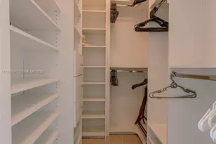 325 S Biscayne Blvd, Miami, FL 33131 - Photo 11