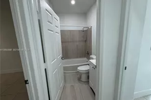 6912 NW 179th St, Hialeah, FL 33015 - Photo 5