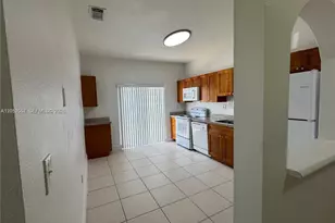 6912 NW 179th St, Hialeah, FL 33015 - Photo 3