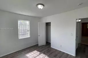 1012 NW 66th St, Miami, FL 33150 - Photo 9