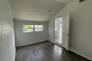 1012 NW 66th St, Miami, FL 33150 - Photo 17