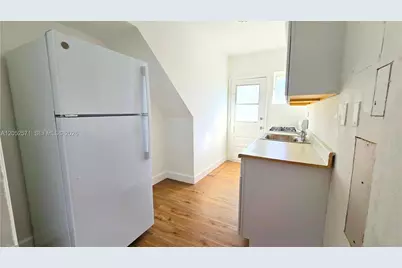 660 84th St #39, Miami Beach, FL 33141 - Photo 3