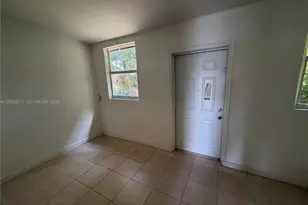 2534 NW 80th St, Miami, FL 33147 - Photo 11