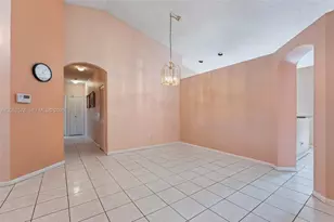 10232 SW 16th Ct, Pembroke Pines, FL 33025 - Photo 17