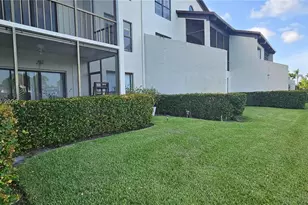 900 NW Greensward Ln, Delray Beach, FL 33445 - Photo 41