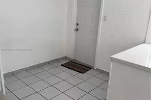 8240 NW 181st St, Hialeah, FL 33015 - Photo 19