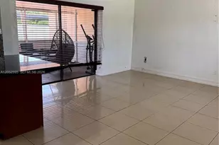 8240 NW 181st St, Hialeah, FL 33015 - Photo 11