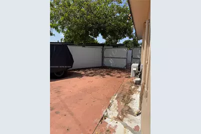 8240 NW 181st St #1, Hialeah, FL 33015 - Photo 21