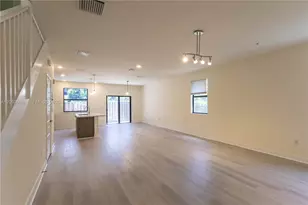 10407 NW 82nd St, Doral, FL 33178 - Photo 9