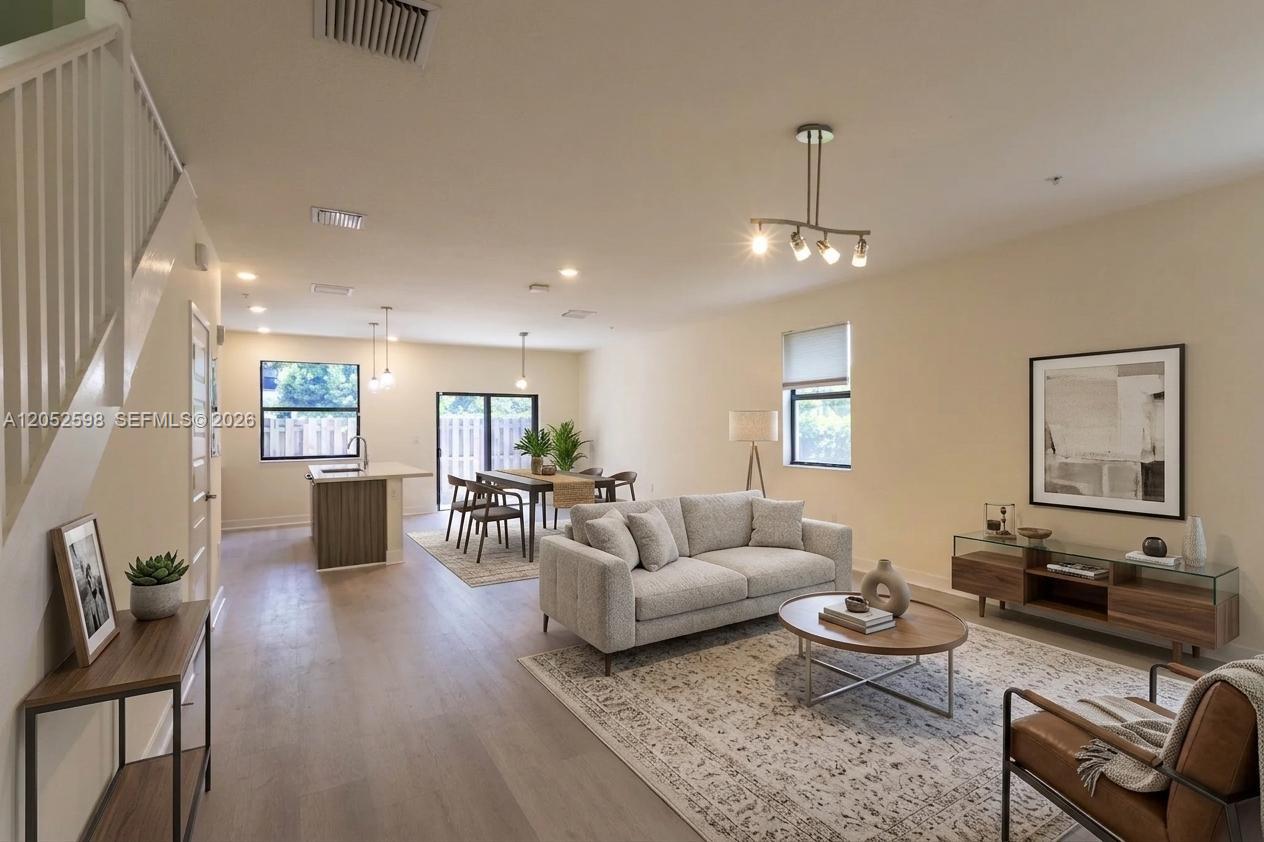 10407 NW 82nd St #12 - 10407 NW 82nd St #12, Doral, FL 33178 Luxury Property | Jose Angel Pina