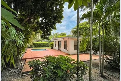 8045 SW 62nd Ct, Miami, FL 33143 - Photo 13
