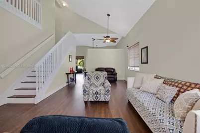 2002 SE 17th Ave, Homestead, FL 33035 - Photo 5