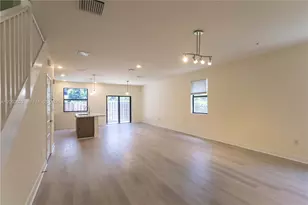 10407 NW 82nd St, Doral, FL 33178 - Photo 5