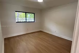 1353 NW 5th St, Miami, FL 33125 - Photo 5